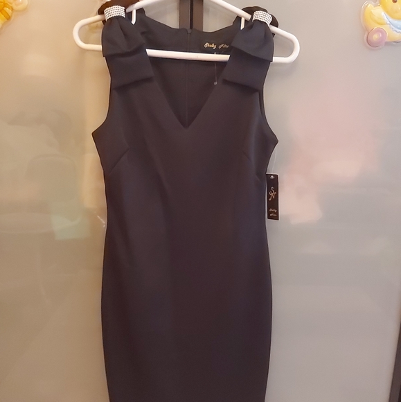 Shelby Nites Dresses & Skirts - Gorgeous women dress